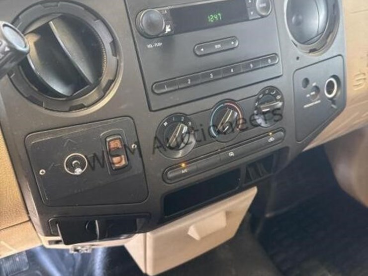 2010-ford-f250-image-19