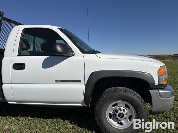 2005-gmc-sierra-2500-image-10