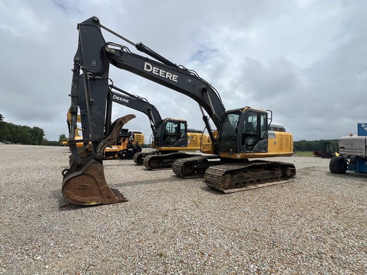 2018-deere-210g-lc-image-10