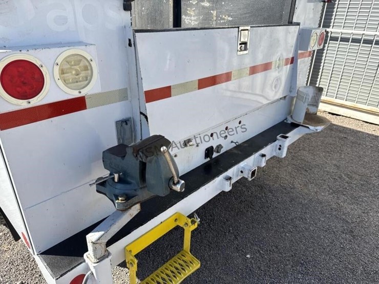 2016-ford-f550-image-9