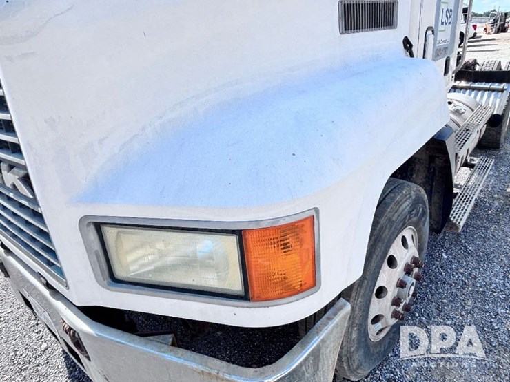 1993-mack-ch613-image-21