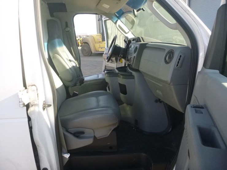 2009-ford-e250-image-8