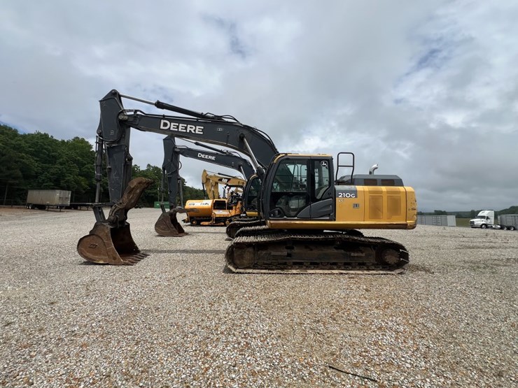 2018-deere-210g-lc-image-11