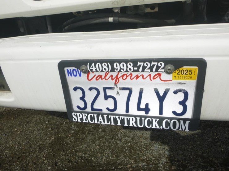 2018-isuzu-nrr-image-23