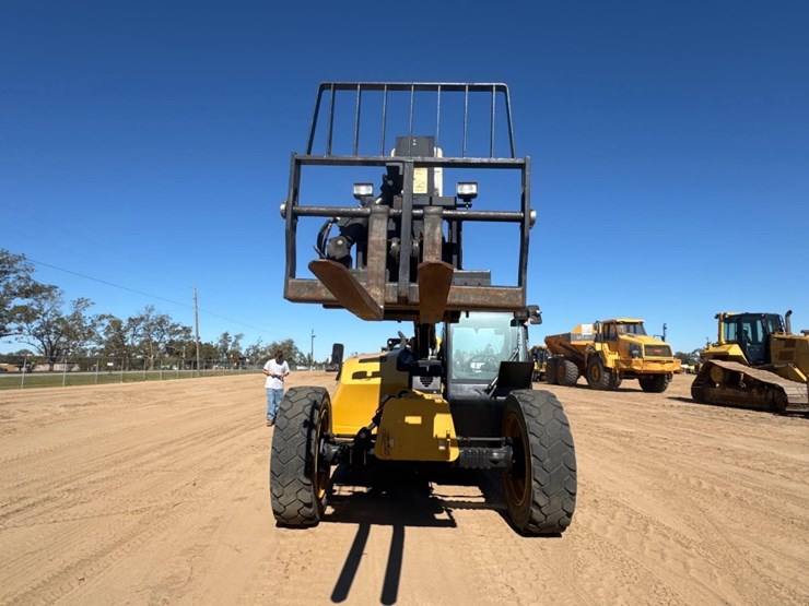 2013-caterpillar-tl642c-image-3