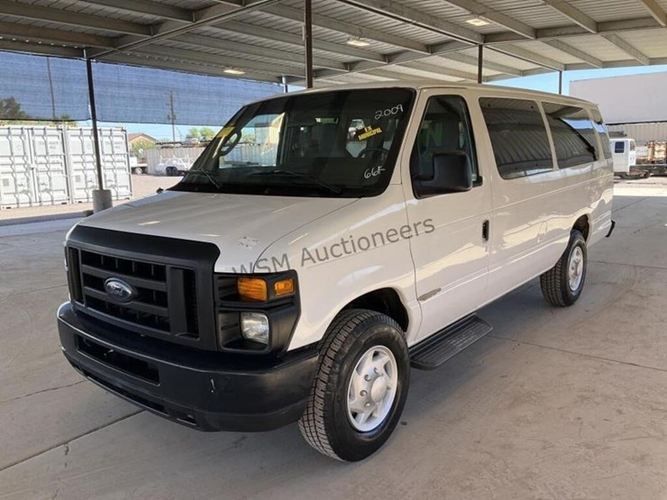 2009-ford-e350-image-4