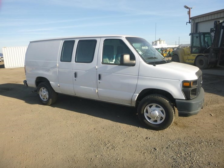 2009-ford-e250-image-2