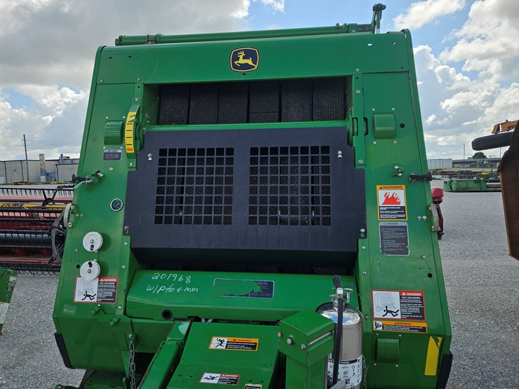 2015-john-deere-854-image-3