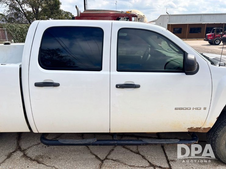 2009-chevrolet-silverado-2500hd-image-42