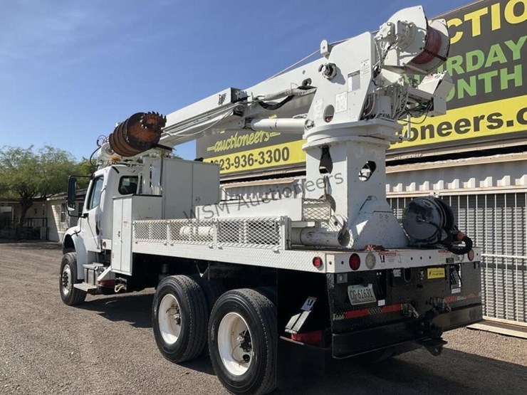 2011-freightliner-m2-digger-derrick-image-7