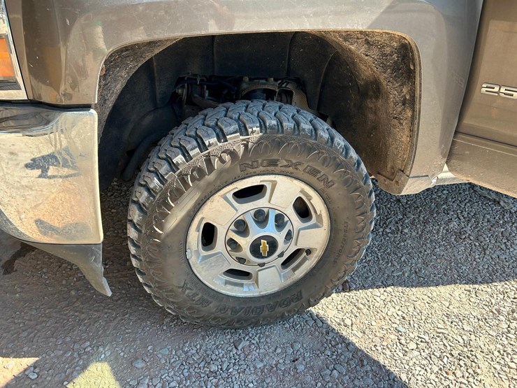 2015-chevrolet-silverado-image-37