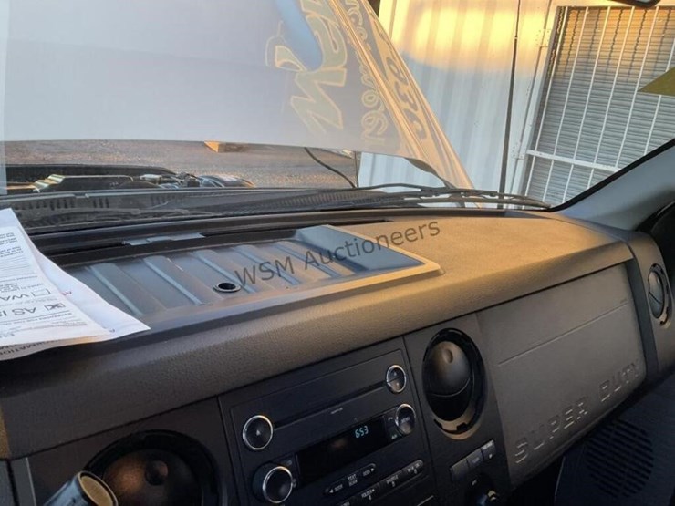 2013-ford-f550-image-24