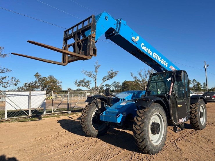 2017-genie-gth844-image-8