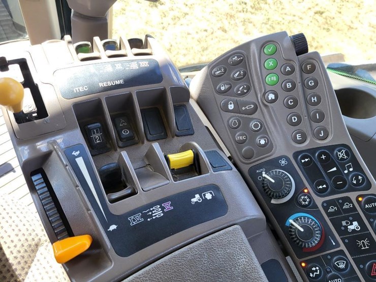 2011-john-deere-8235r-image-80