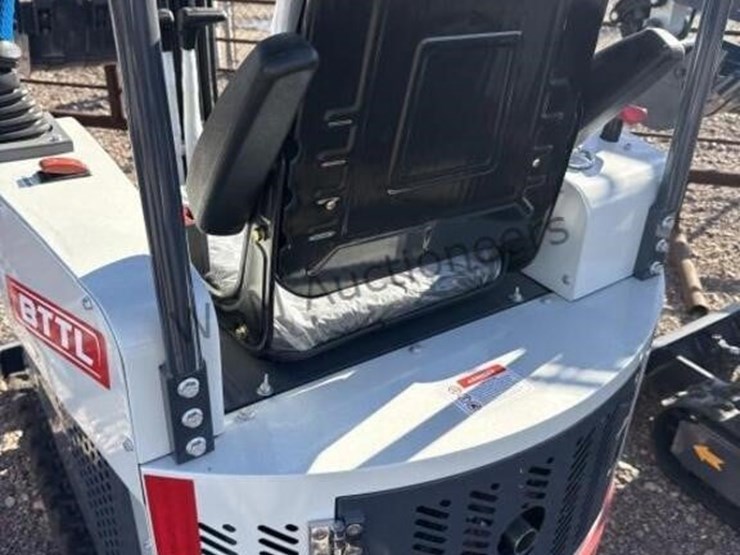 2025-battler-et15h-6-mini-excavator-image-11