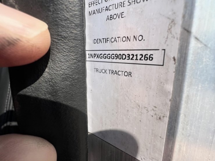 2015-peterbilt-389-image-14