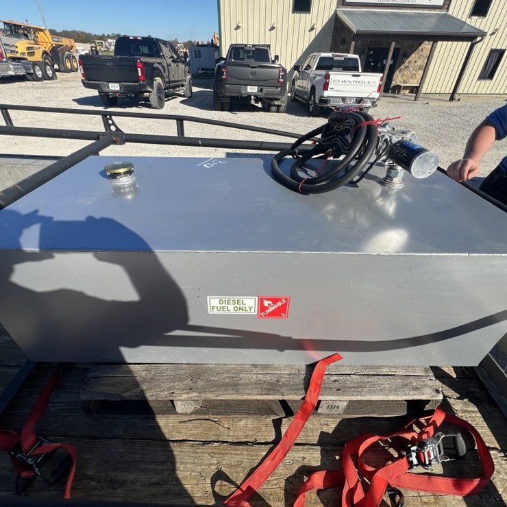#4630 • New 100 Gallon Fuel Tank