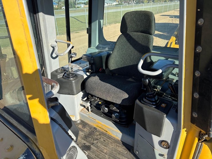 caterpillar-d4g-lgp-image-18