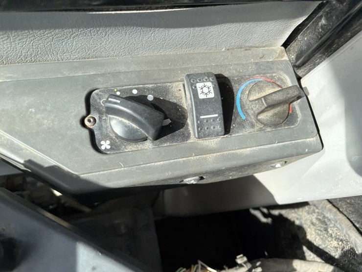 2013-caterpillar-308e2-cr-image-38