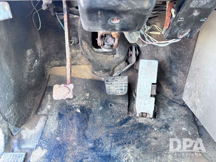 1993-mack-ch613-image-86