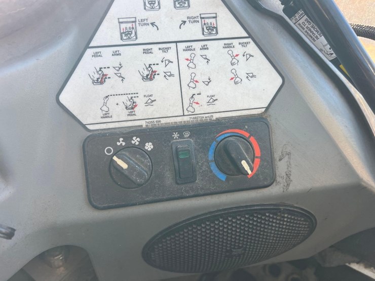 2019-bobcat-t450-image-33