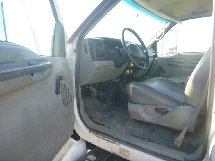 2008-ford-f750-image-8