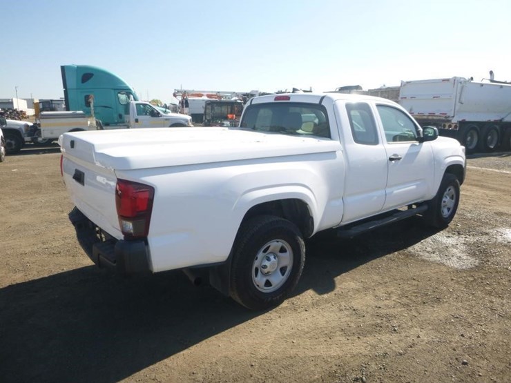 2018-toyota-tacoma-image-3