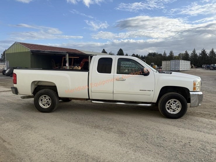 2008-chevrolet-silverado-2500-lt-image-11