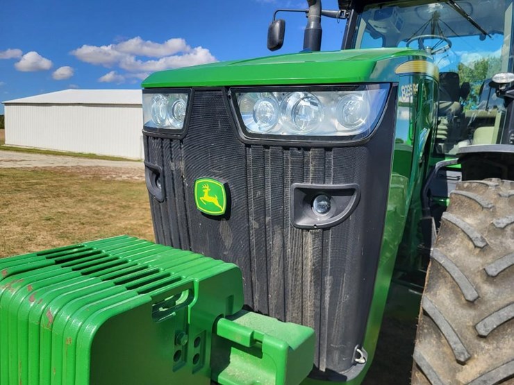 2011-john-deere-8235r-image-10