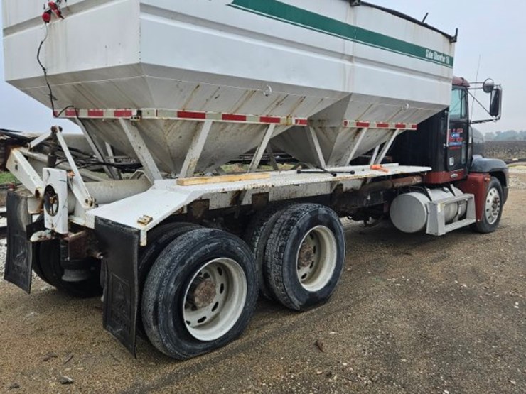 1999-freightliner-fld120-image-5