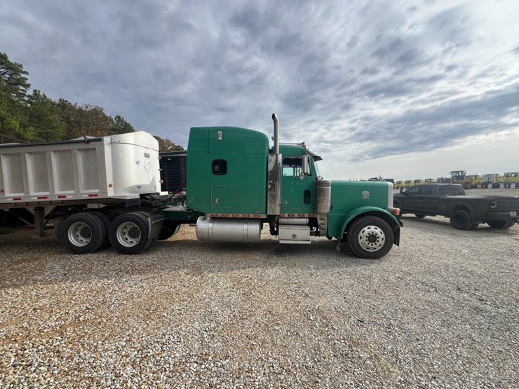 2000-peterbilt-379-image-7