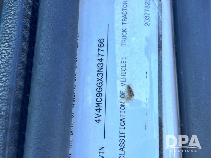 2003-volvo-10-image-110