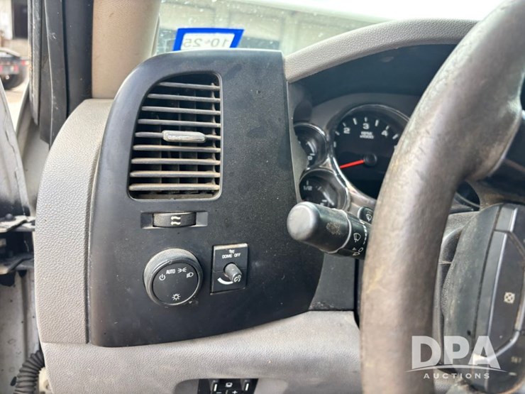 2009-chevrolet-silverado-2500hd-image-85