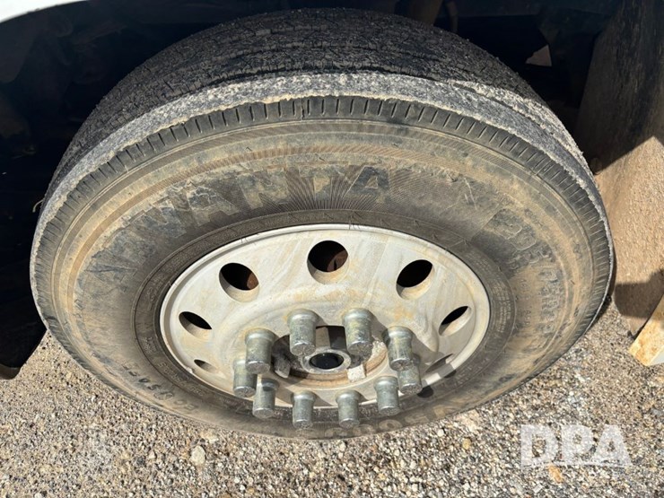 1994-freightliner-fld120-image-19