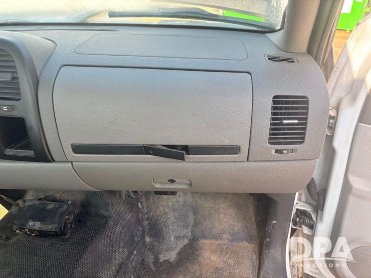 2009-chevrolet-silverado-2500hd-image-64