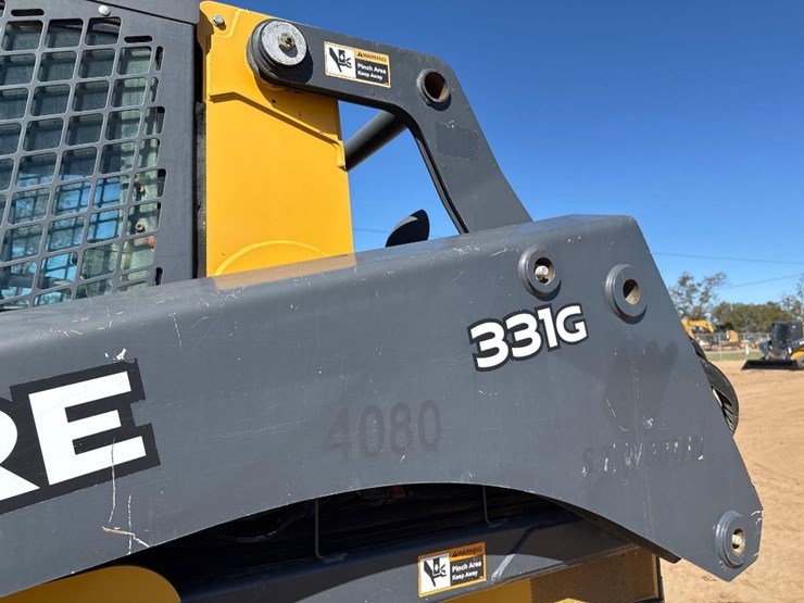 deere-331g-image-23