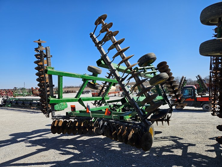 2010-john-deere-637-image-9