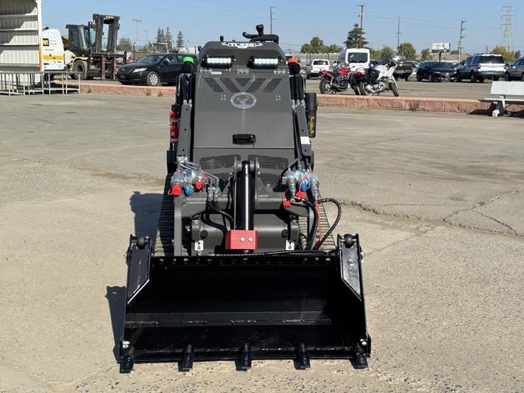 2025-kubota-d1703-image-6