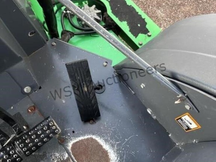 2019-deere-210lep-image-35