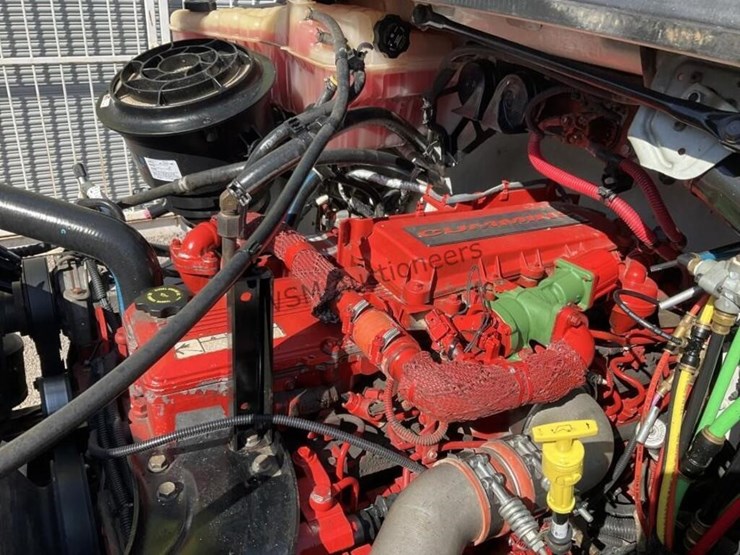 2011-freightliner-m2-digger-derrick-image-23