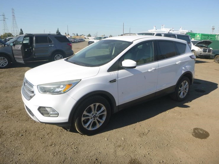 2017-ford-escape-image-1