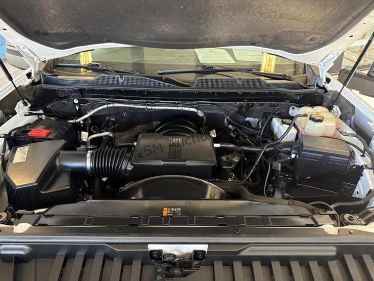 2021-chevrolet-silverado-2500hd-image-14