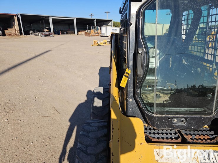 2013-caterpillar-226b3-image-10