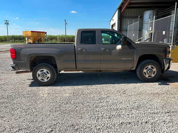 2015-chevrolet-silverado-image-4