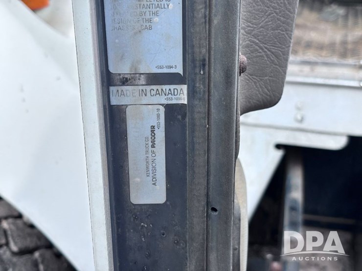 2005-kenworth-t300-image-88