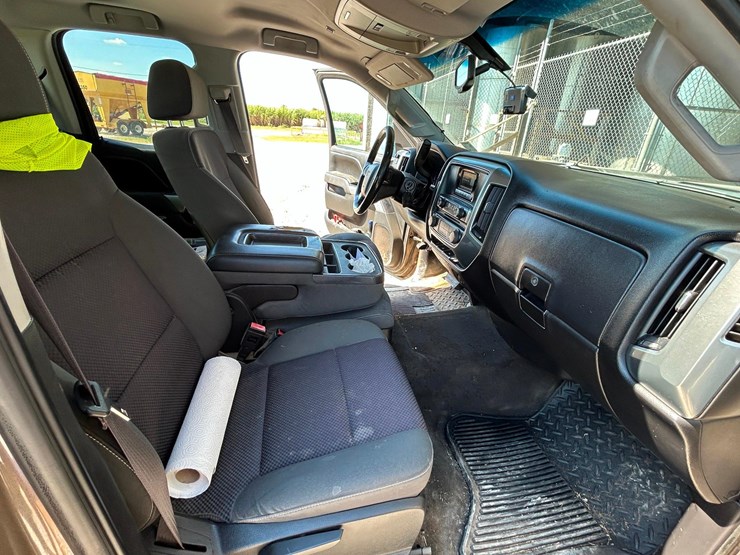 2015-chevrolet-silverado-image-31