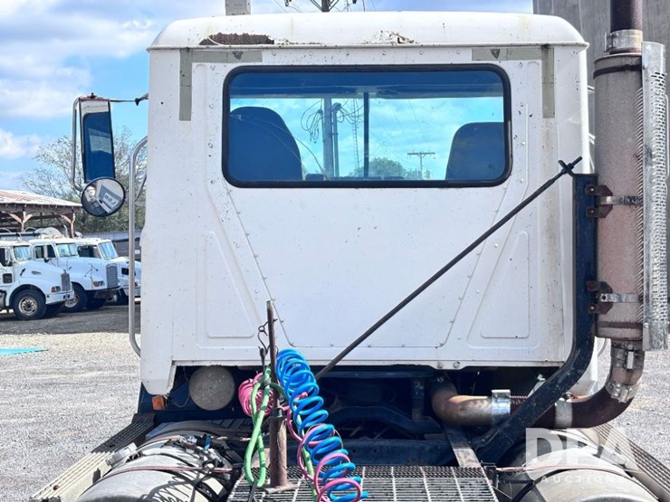 1993-mack-ch613-image-44