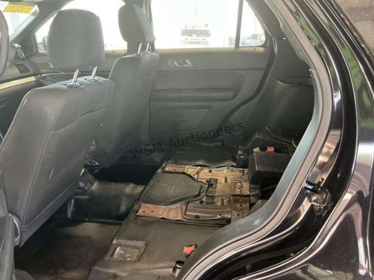 2017-ford-explorer-image-22