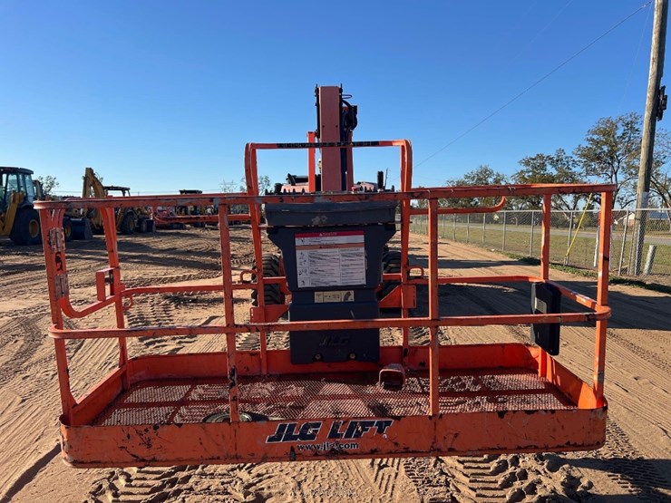 2008-jlg-800aj-image-3