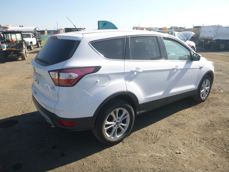 2017-ford-escape-image-3